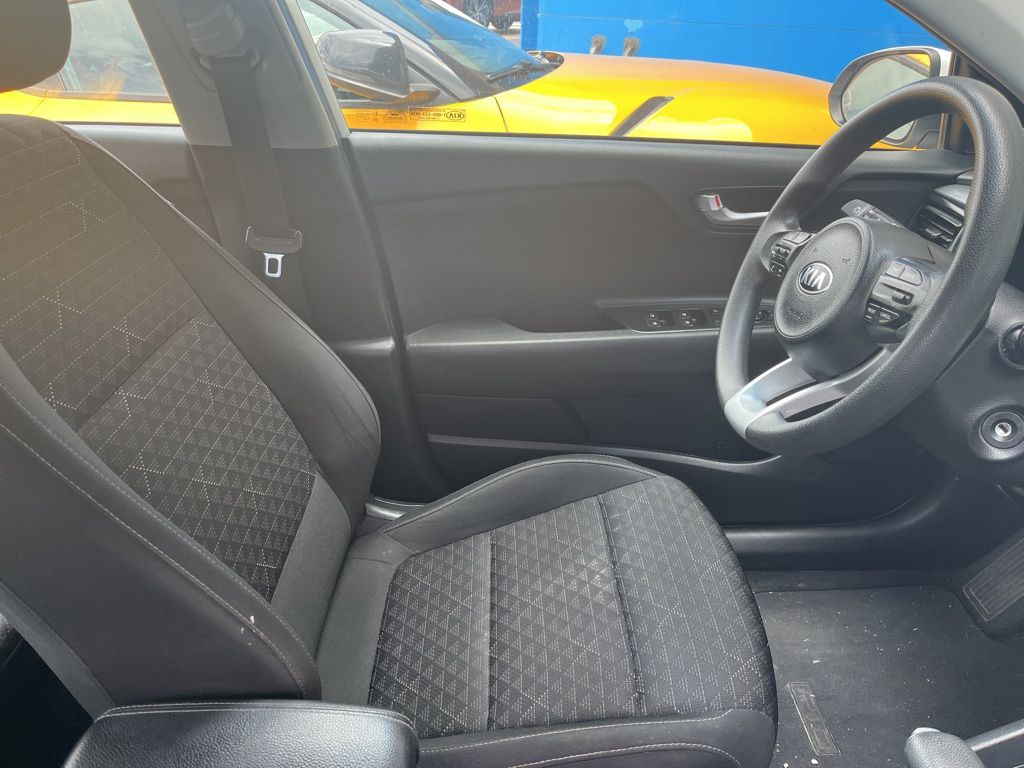 Thumbnail: 2020 Kia Rio - 4