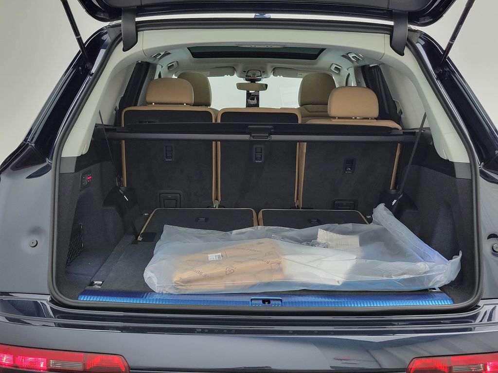 Thumbnail: 2026 Audi Q7 - 10