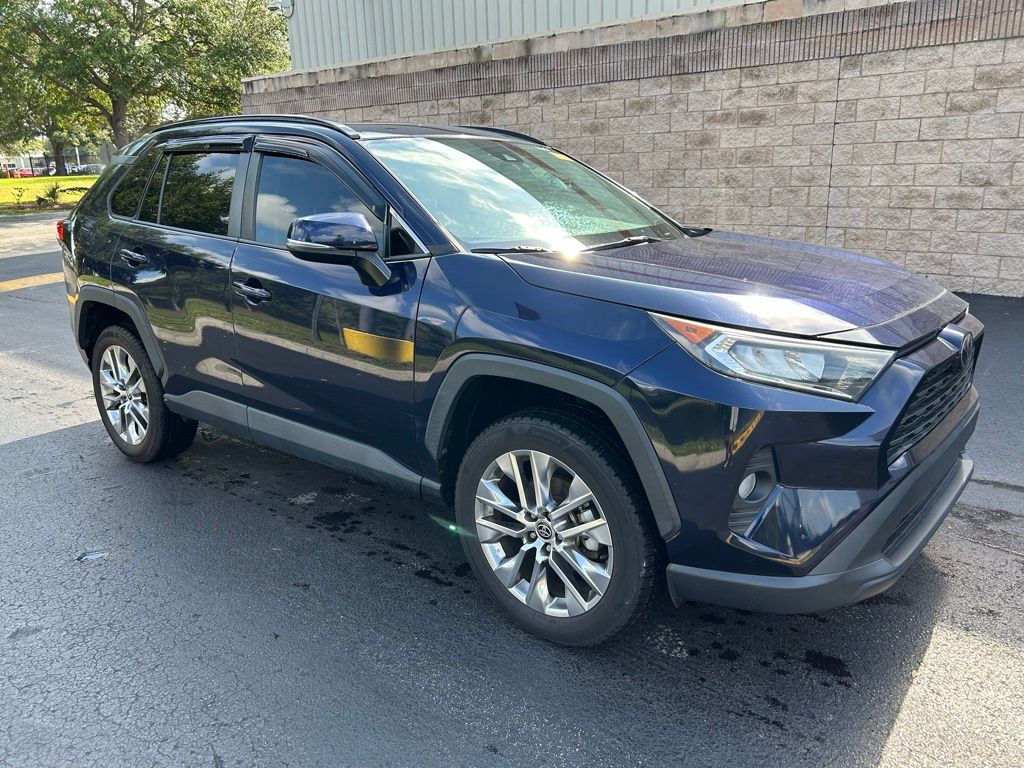 2021 Toyota RAV4 XLE Premium 7