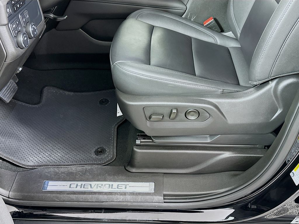 Thumbnail: 2025 Chevrolet Tahoe - 20