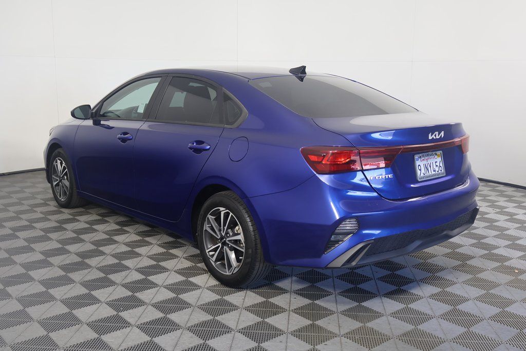 Thumbnail: 2023 Kia Forte - 4