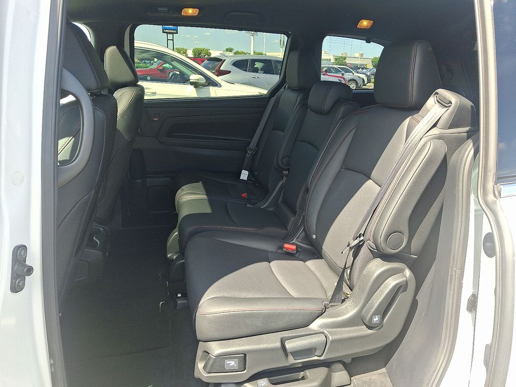 Thumbnail: 2025 Honda Odyssey - 10