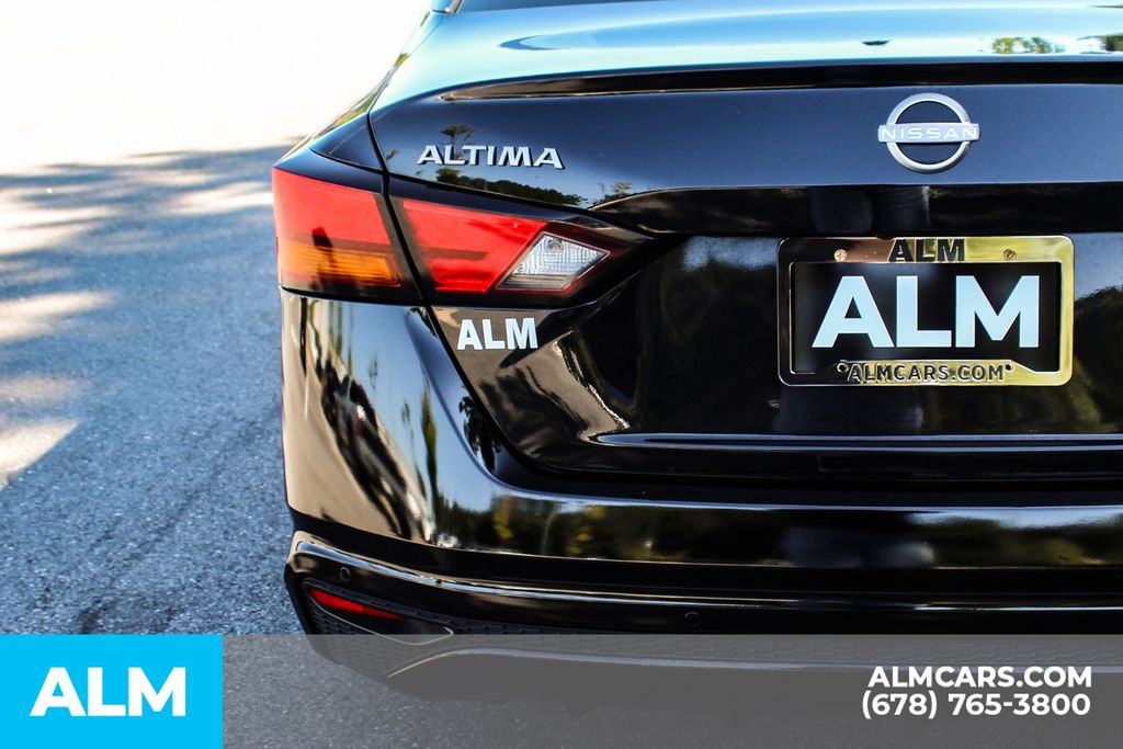 Used 2024 Black Nissan 2.5 SV image 12
