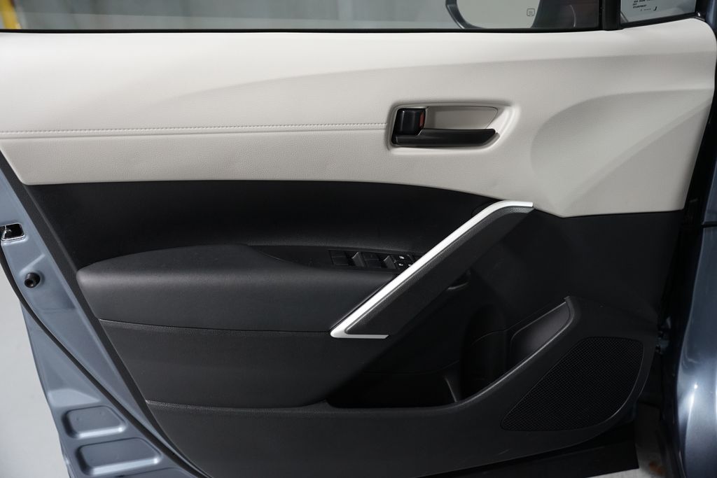 Thumbnail: 2025 Toyota Corolla Cross - 27