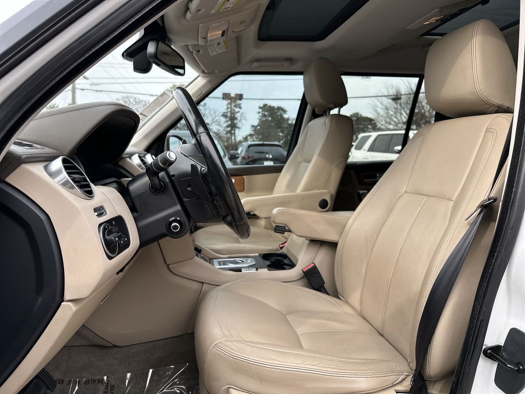 2016 Land Rover LR4 HSE  at Ultimate Motorsports