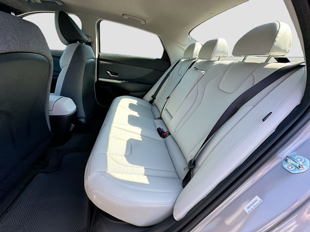 2025 Hyundai Elantra Limited Edition 17
