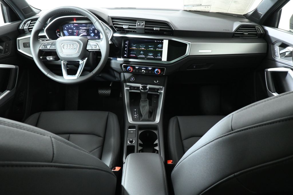 Thumbnail: 2025 Audi Q3 - 4