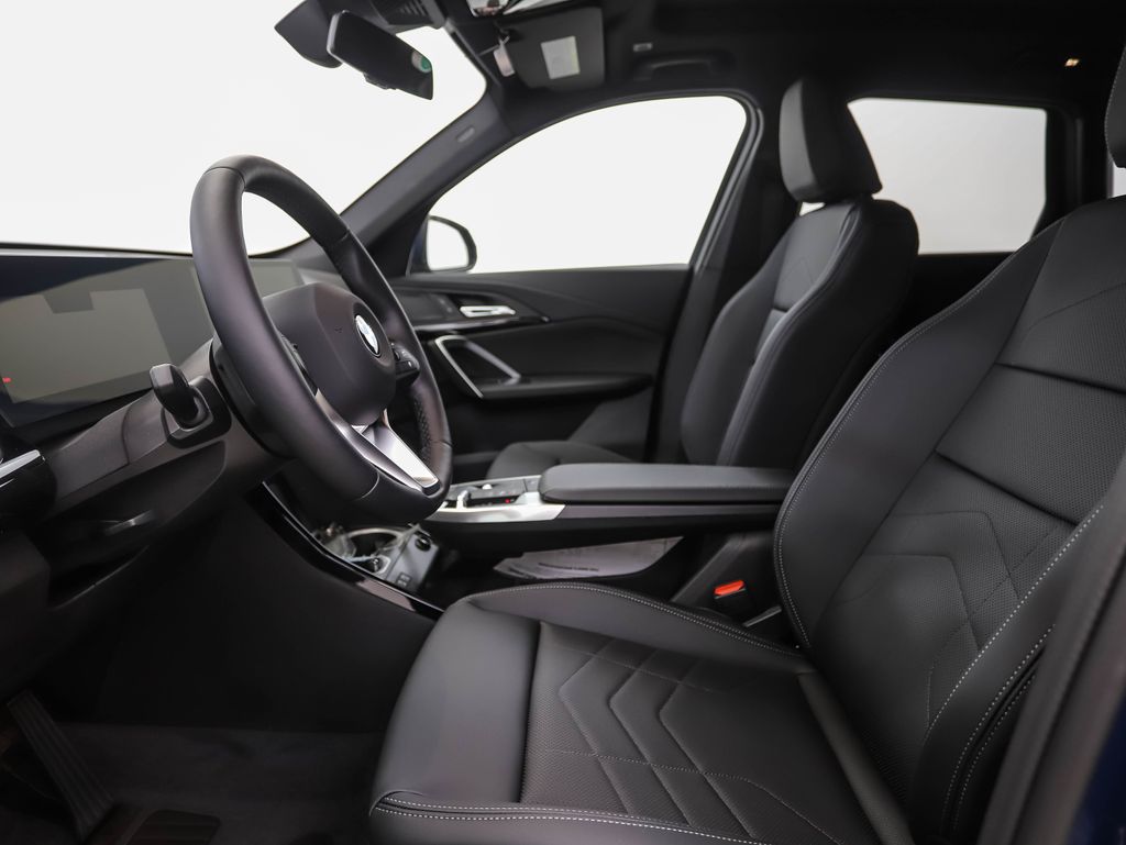 Thumbnail: 2026 BMW X1 - 10