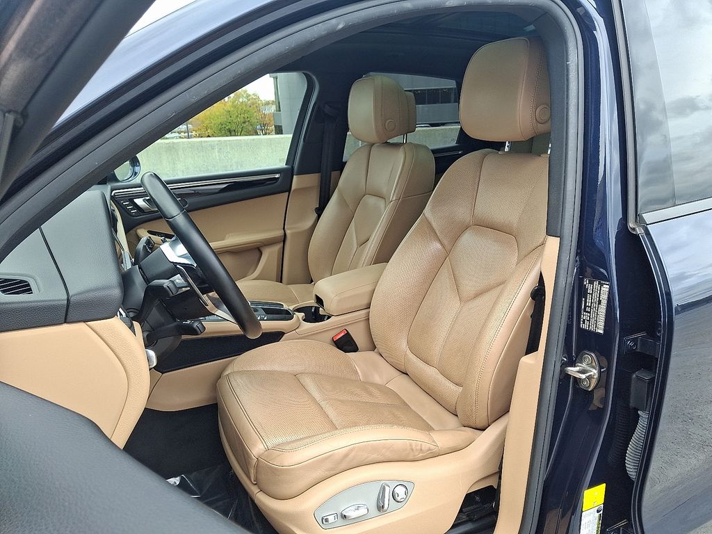 Thumbnail: 2019 Porsche Macan - 5