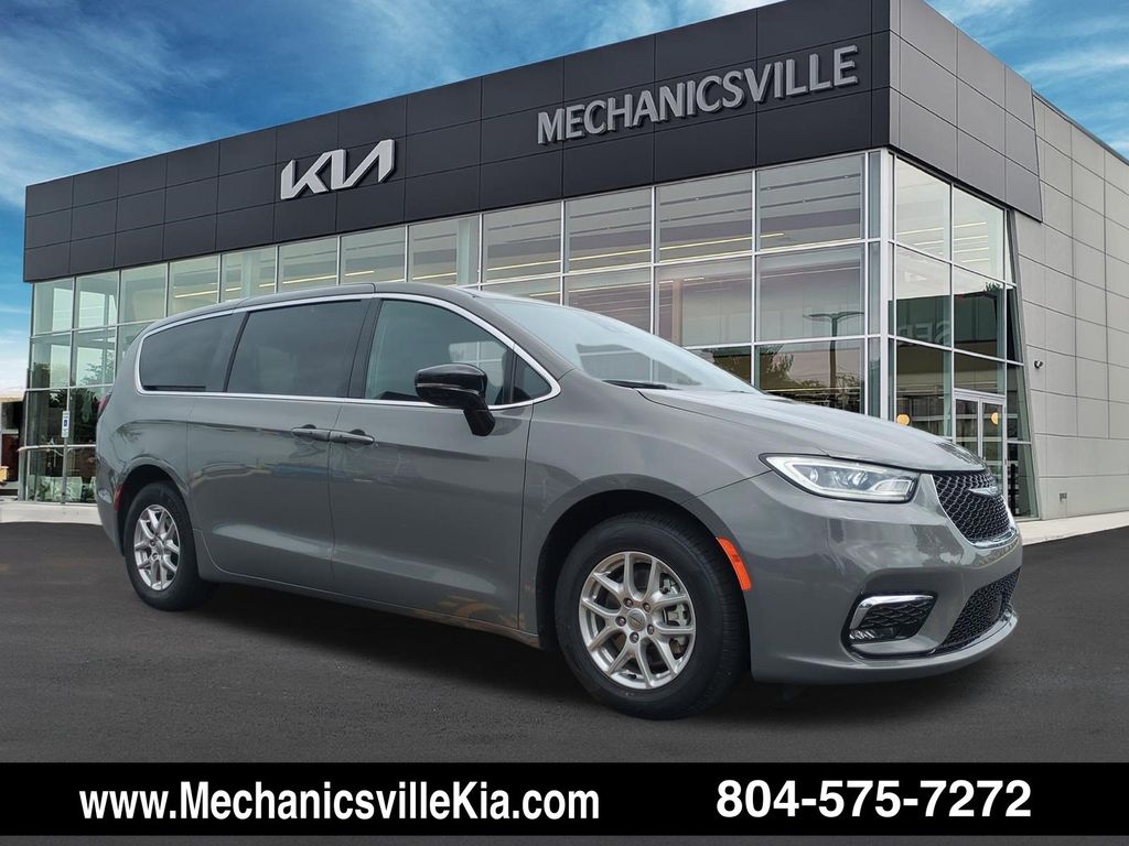 Ceramic Gray Clearcoat 2025 Chrysler Pacifica Select FWD Minivan Front-Wheel Drive 9-Speed Automatic