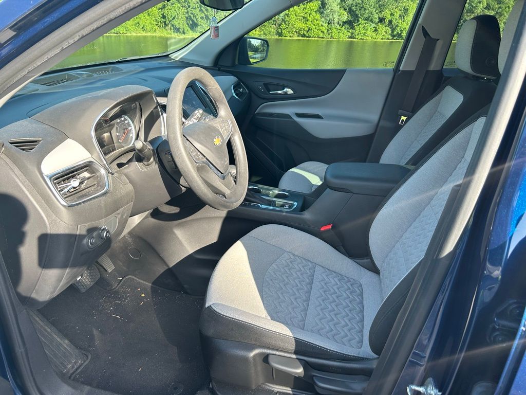 2022 Chevrolet Equinox LS 13