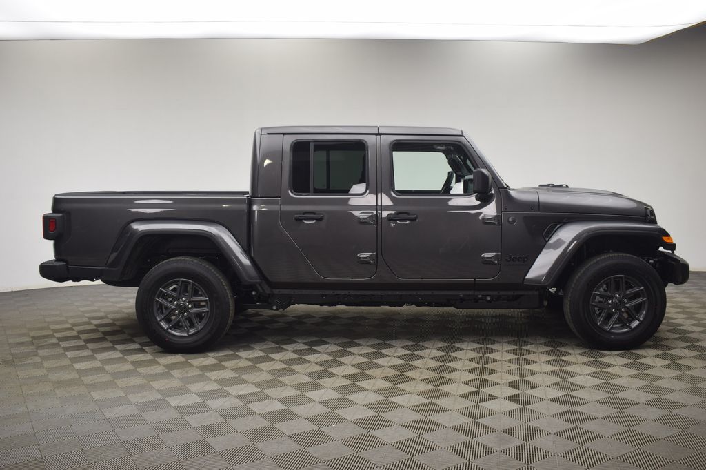 new 2026 Jeep Gladiator car, priced at $47,491