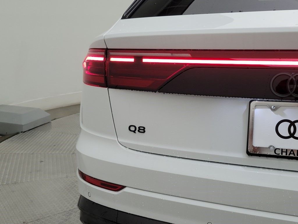 Thumbnail: 2026 Audi Q8 - 9