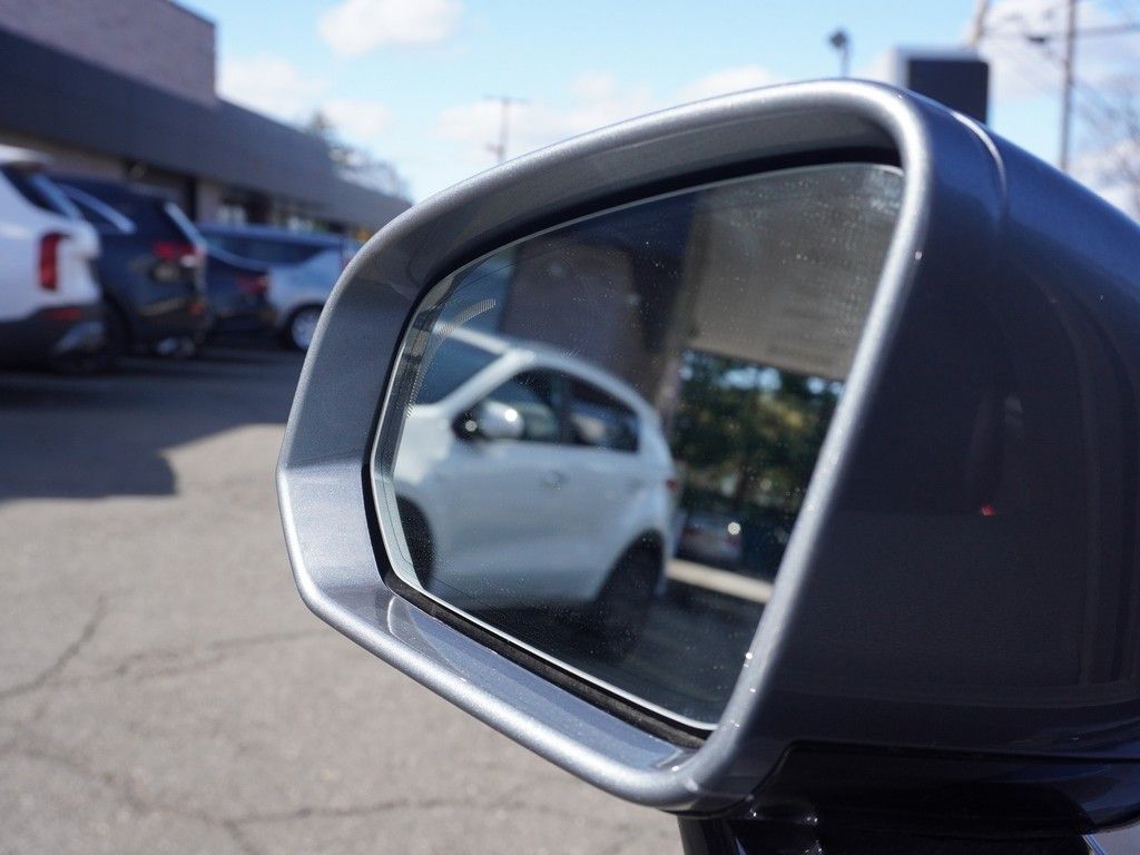 Used 2020 Gray Volvo T5 image 35
