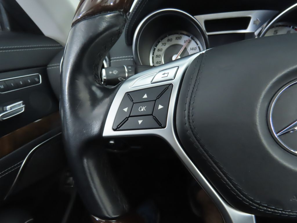 Thumbnail: 2013 Mercedes-Benz SL-Class - 19