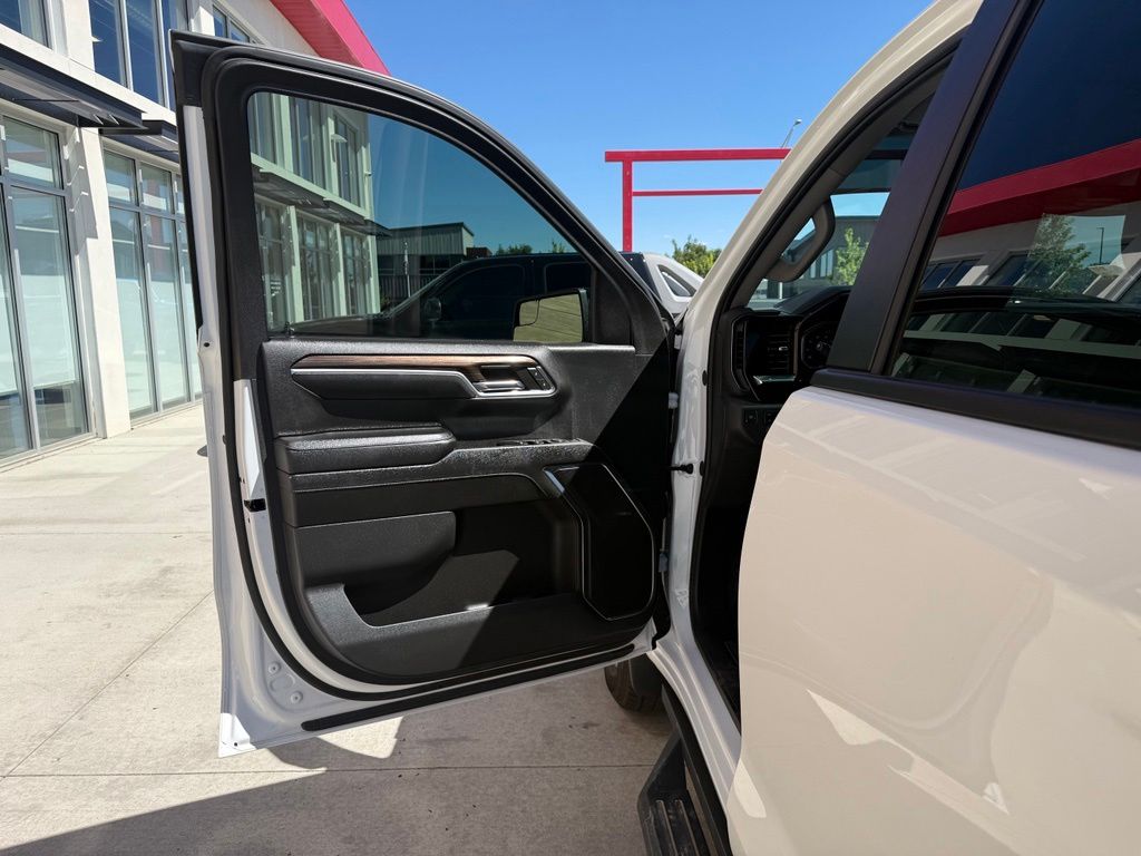 2024 Summit White Chevrolet Silverado 1500 RST 4X4 Truck