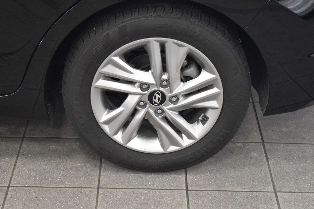 2019 Hyundai Elantra SEL 11
