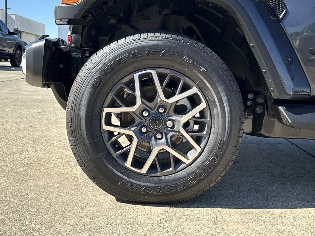 2026 Jeep Wrangler Sahara - 8