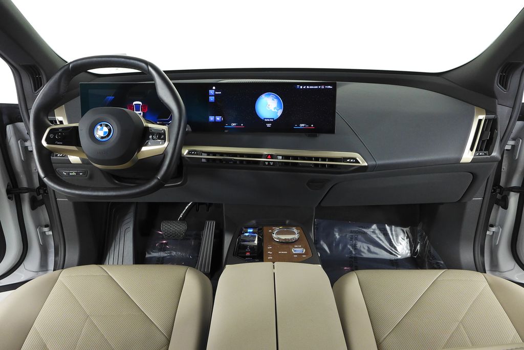 Thumbnail: 2022 BMW iX - 22