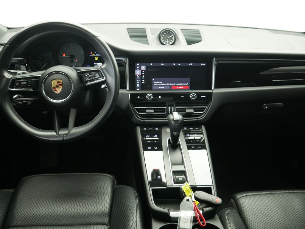 Thumbnail: 2023 Porsche Macan - 29