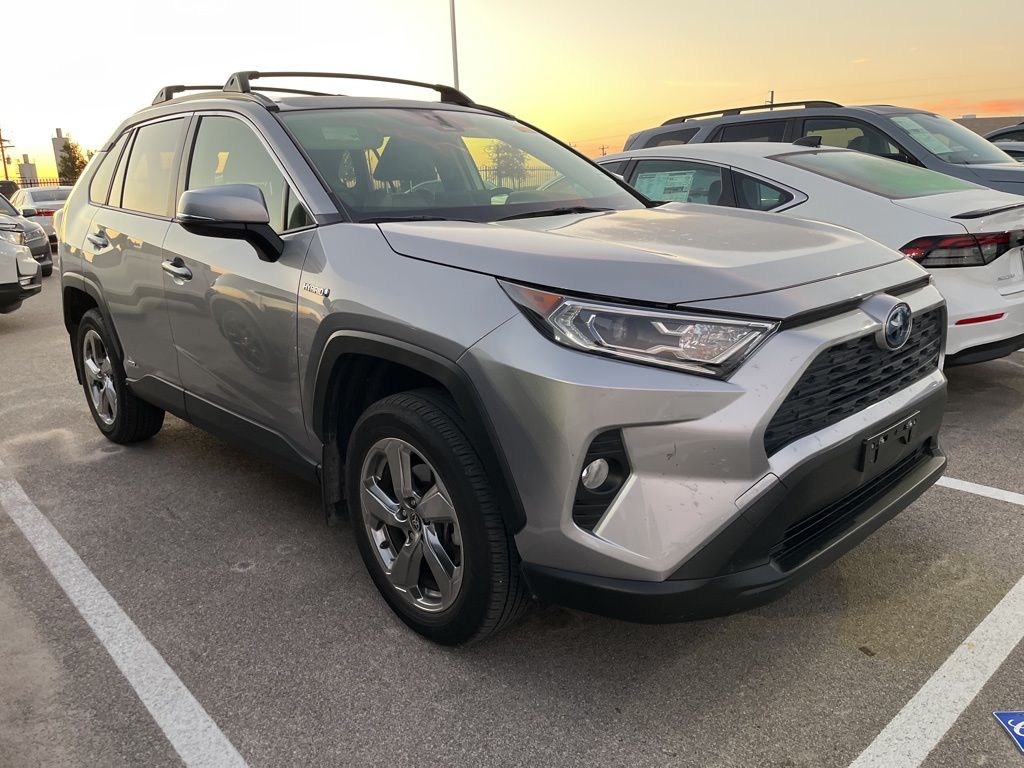 Thumbnail: 2021 Toyota RAV4 - 2