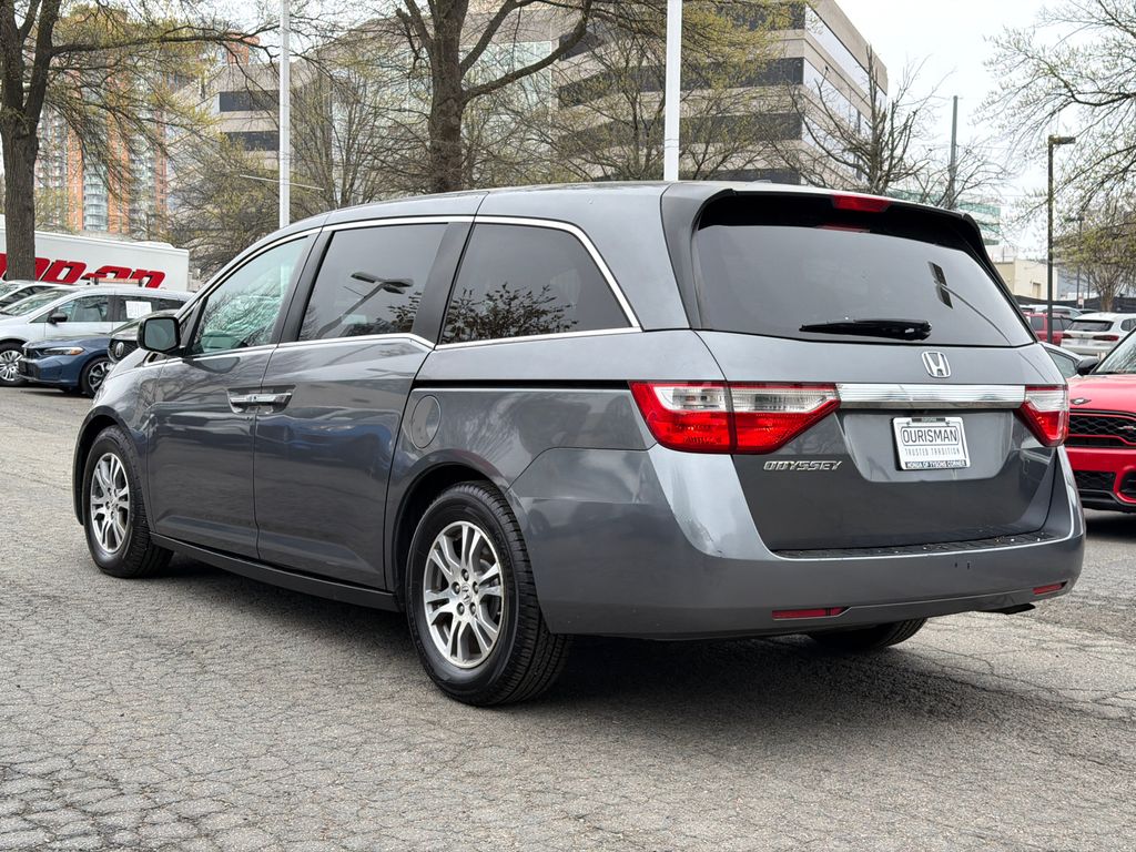 View vehicle photo 6