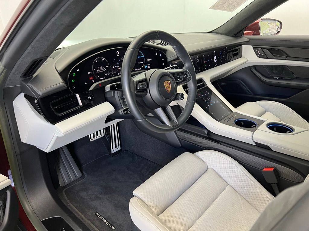 Thumbnail: 2022 Porsche Taycan - 4