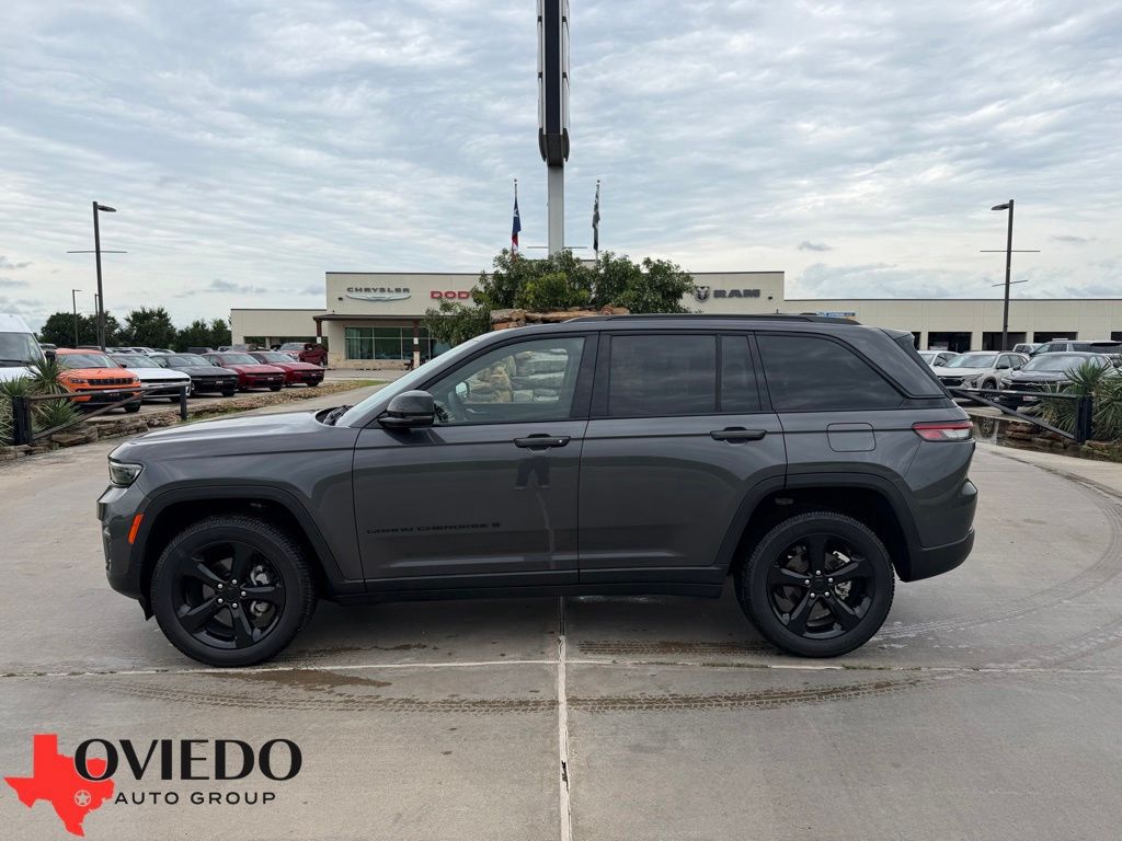 2023 Jeep Grand Cherokee Altitude RWD