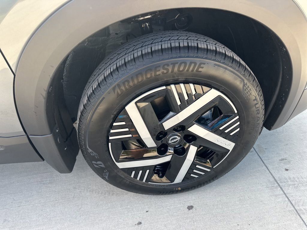 2025 Gun Metallic Nissan Kicks SV FWD SUV