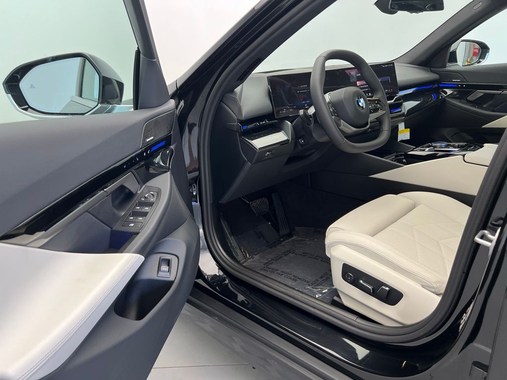 2025 BMW 5 Series 530i xDrive 22