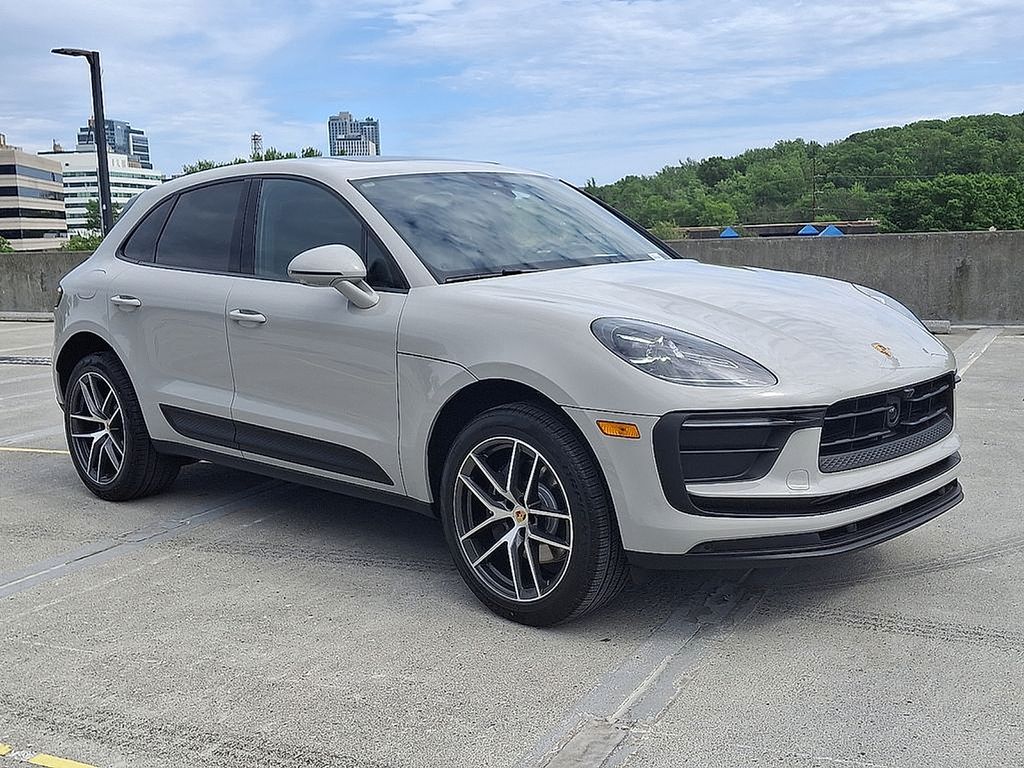 Thumbnail: 2025 Porsche Macan - 7