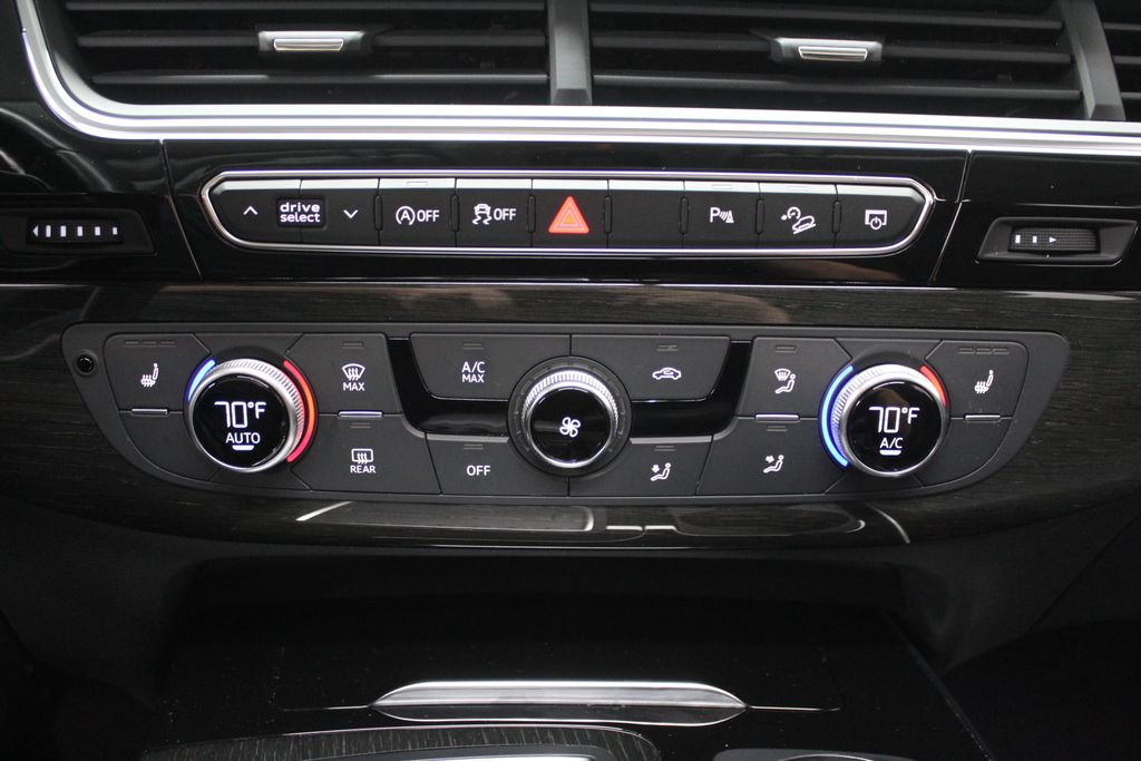 Thumbnail: 2019 Audi Q7 - 17