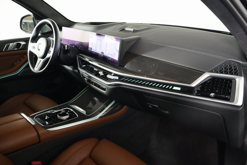 2023 BMW X7 M60i 9