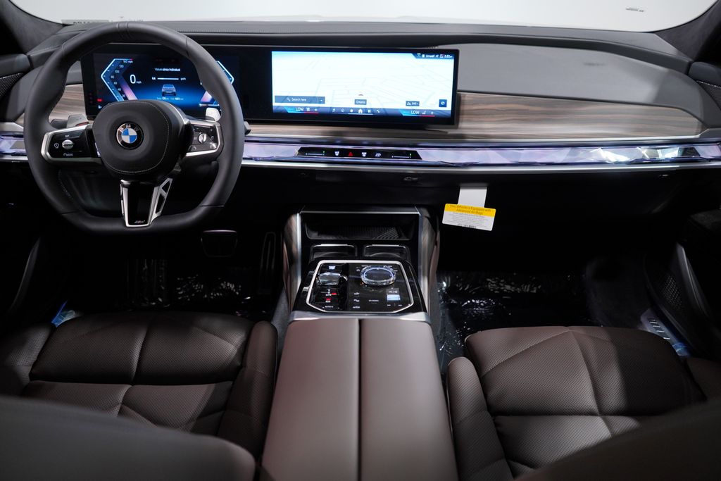 Thumbnail: 2026 BMW 7 Series - 10