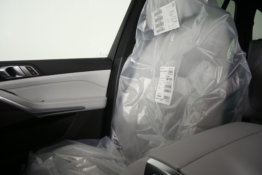 Thumbnail: 2026 BMW X5 - 23