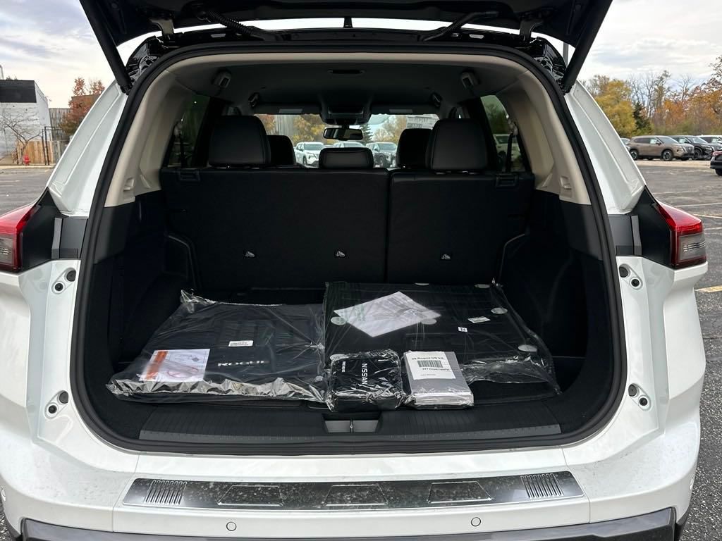 2025 Nissan Rogue SL photo