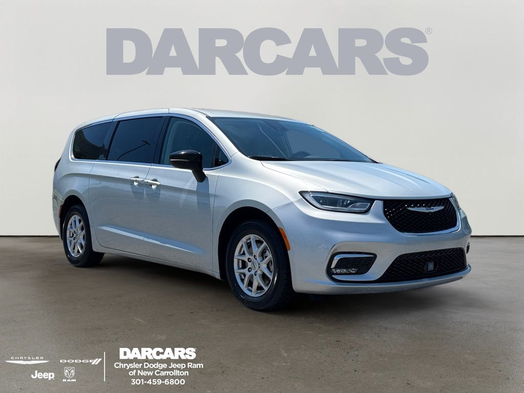 Silver Mist Clearcoat 2024 Chrysler Pacifica Touring L FWD Minivan Front-Wheel Drive 9-Speed Automatic
