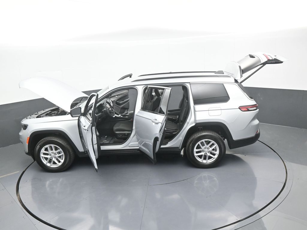 Used 2024 Silver Zynith Jeep Laredo image 67