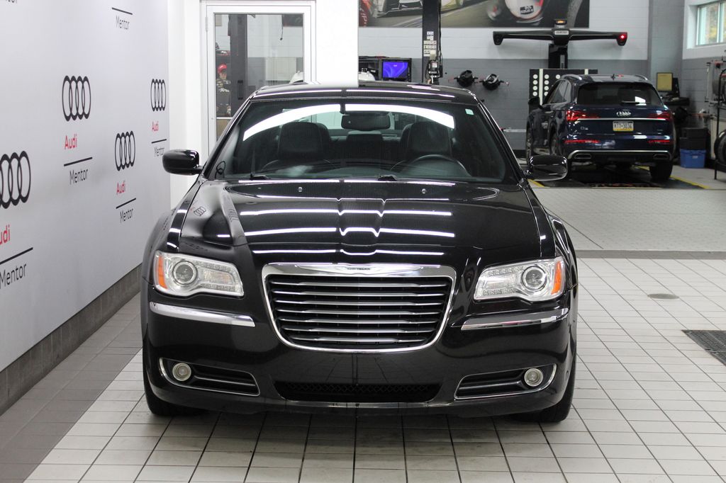 Thumbnail: 2013 Chrysler 300 - 9