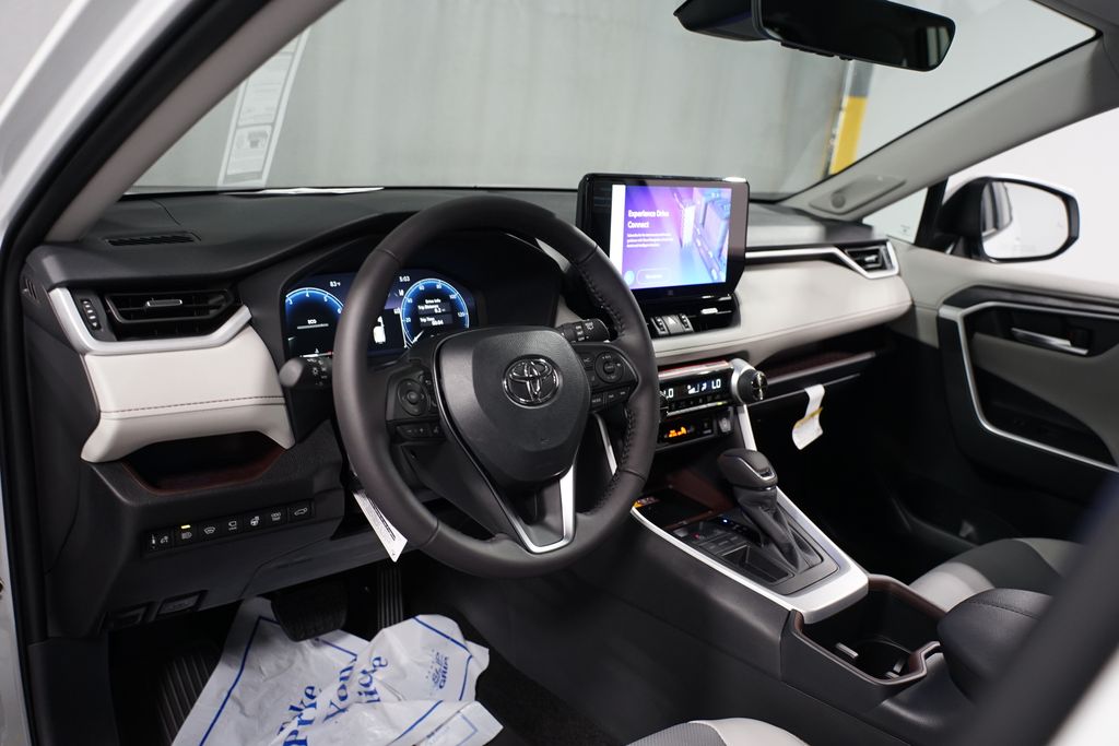 Thumbnail: 2025 Toyota RAV4 - 11