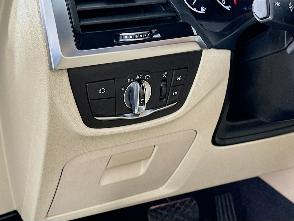 Thumbnail: 2019 BMW X3 - 10