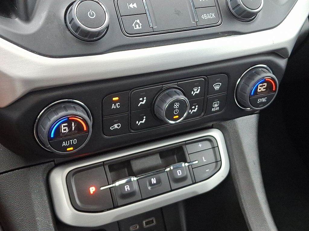 Thumbnail: 2023 GMC Acadia - 17