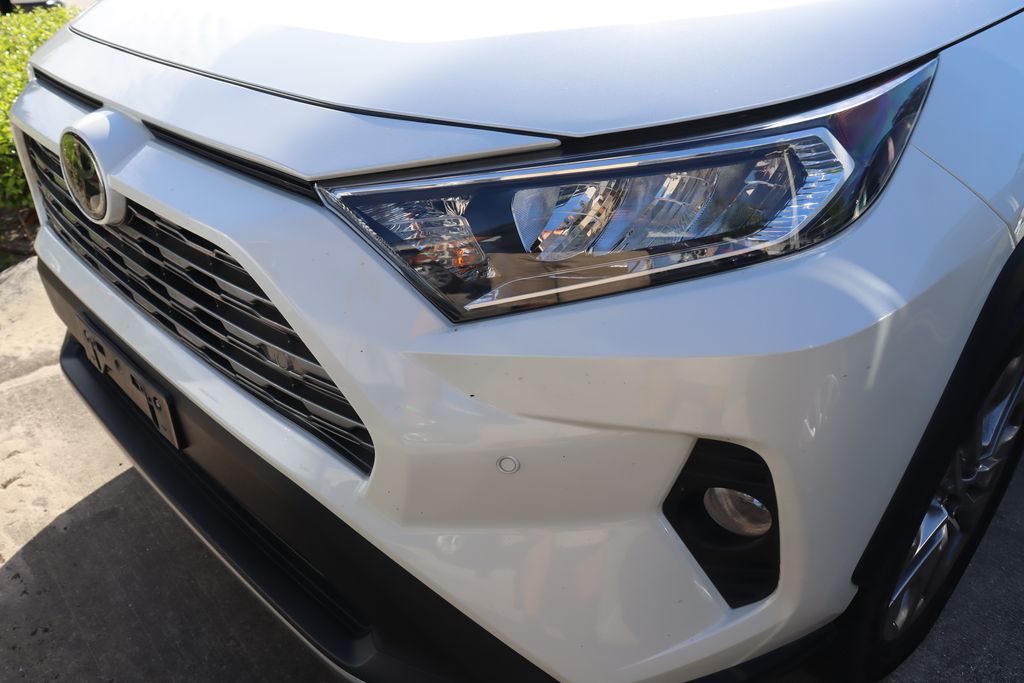 Thumbnail: 2019 Toyota RAV4 - 3