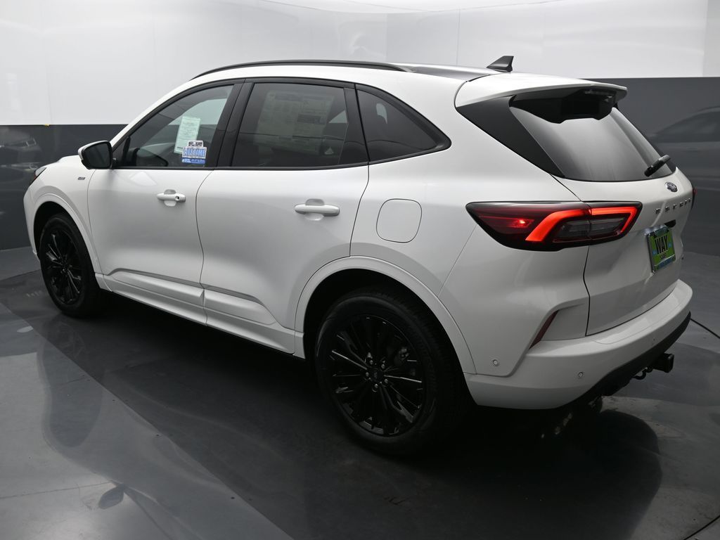 2024 Ford Escape ST-Line Elite