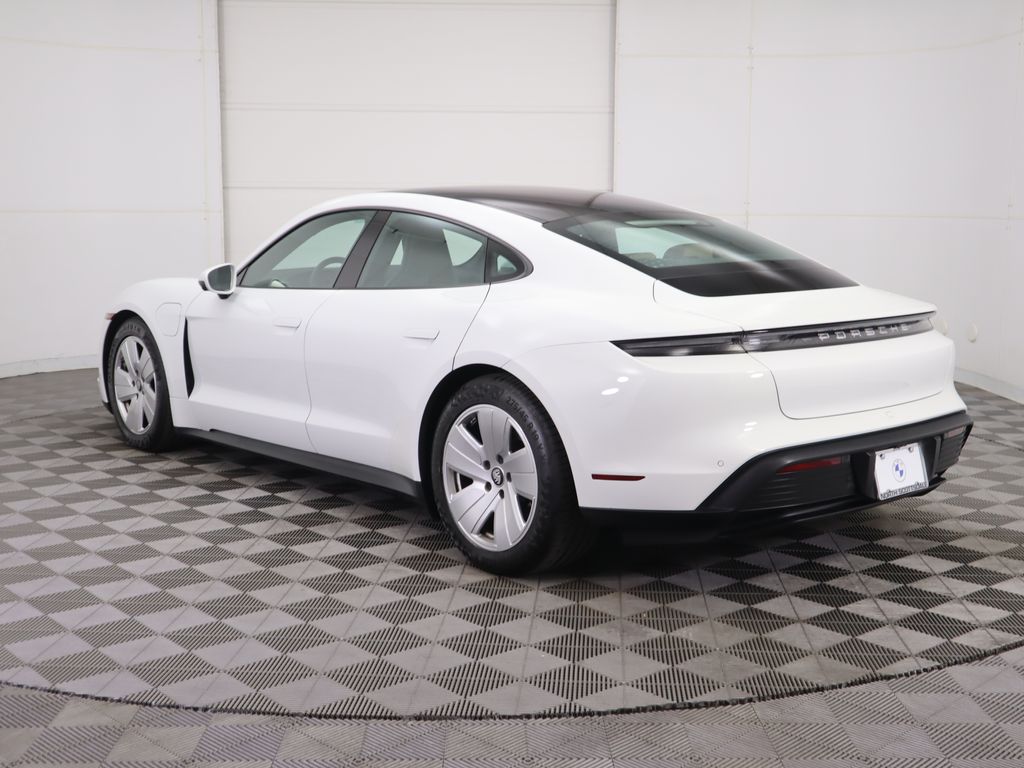 Thumbnail: 2021 Porsche Taycan - 7