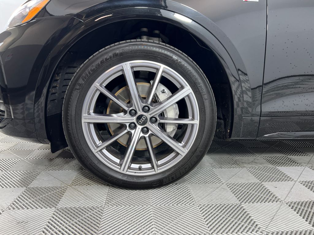 Thumbnail: 2023 Audi Q5 - 9