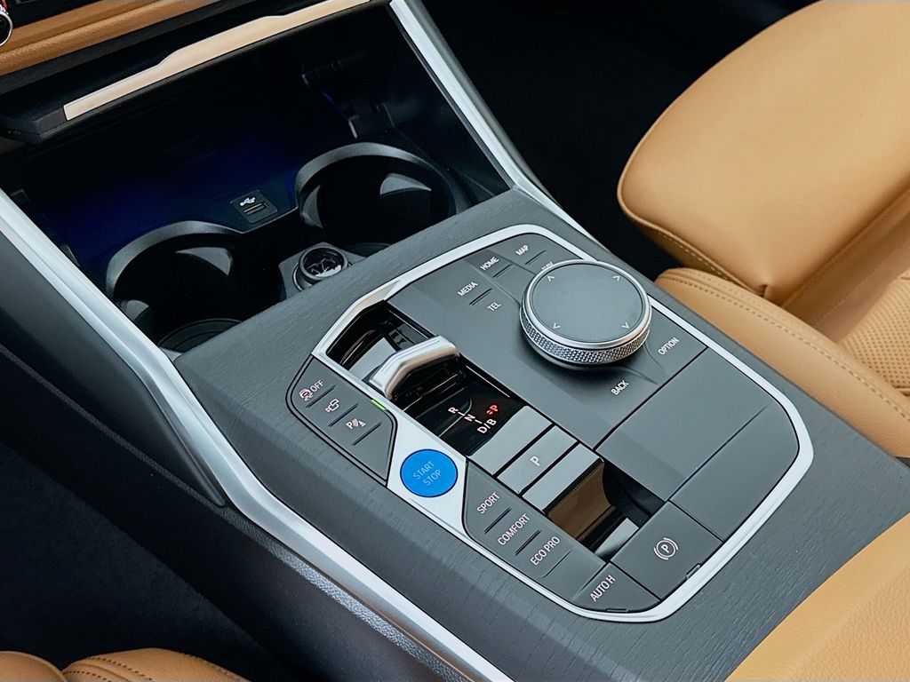 Thumbnail: 2026 BMW i4 - 15