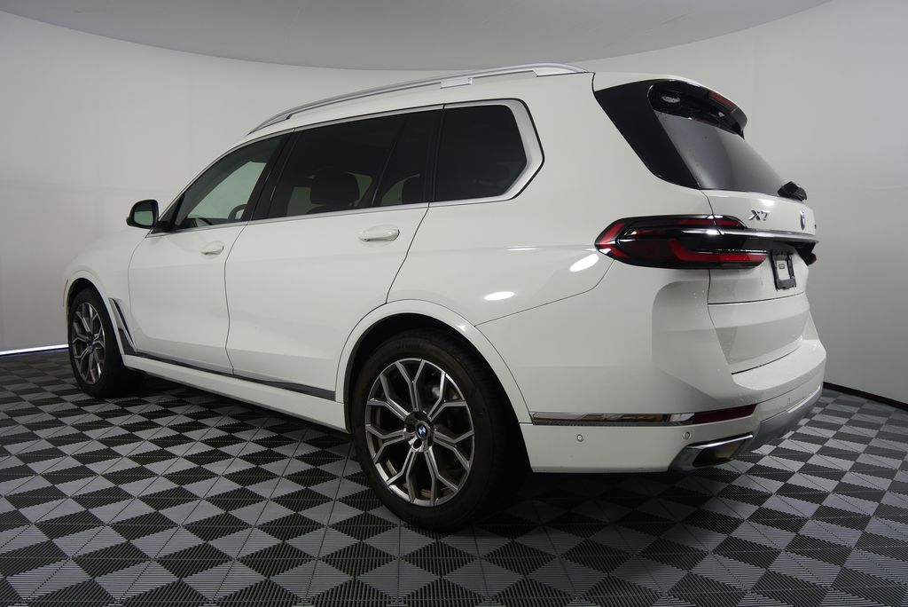 2023 BMW X7 xDrive40i 5