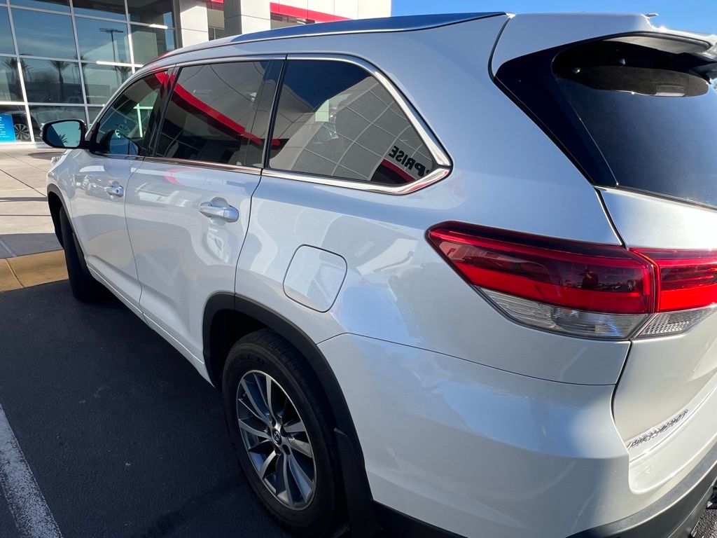 Thumbnail: 2018 Toyota Highlander - 4