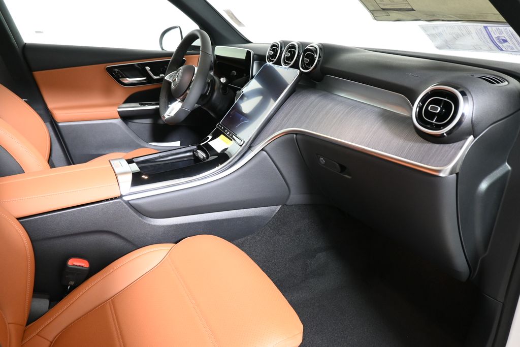 Thumbnail: 2026 Mercedes-Benz GLC - 20